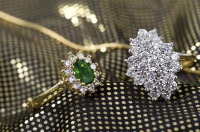Emeraude et de bijoux en diamants, close-up