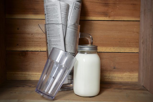Comment faire l'affaire du lait de disparition dans un journal