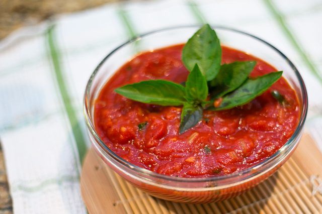 Comment transformer la pâte de tomate Dans sauce tomate