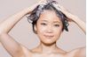 Retirez la graisse et la couleur des cheveux d'un shampooing vos cheveux.